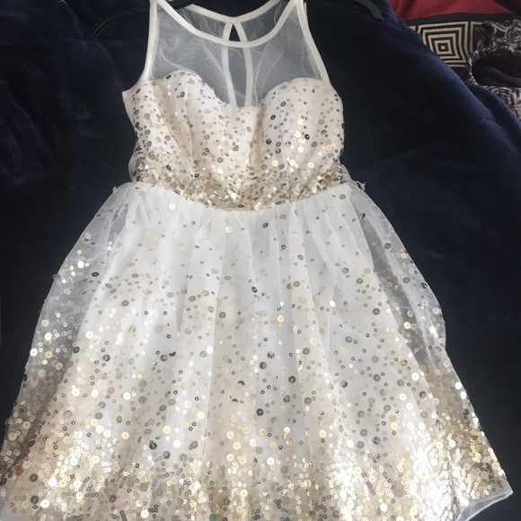 Dress - Picture 1 of 2